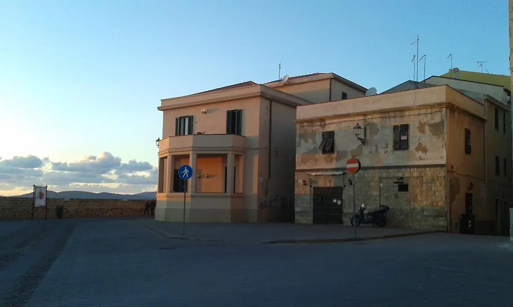 Palauet Cosy Old Town Apartment In Alghero For 1 Person